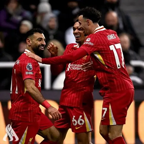 ليفربول يواصل تألقه في الدوري الإنجليزي بفوز مستحق على ليستر سيتي