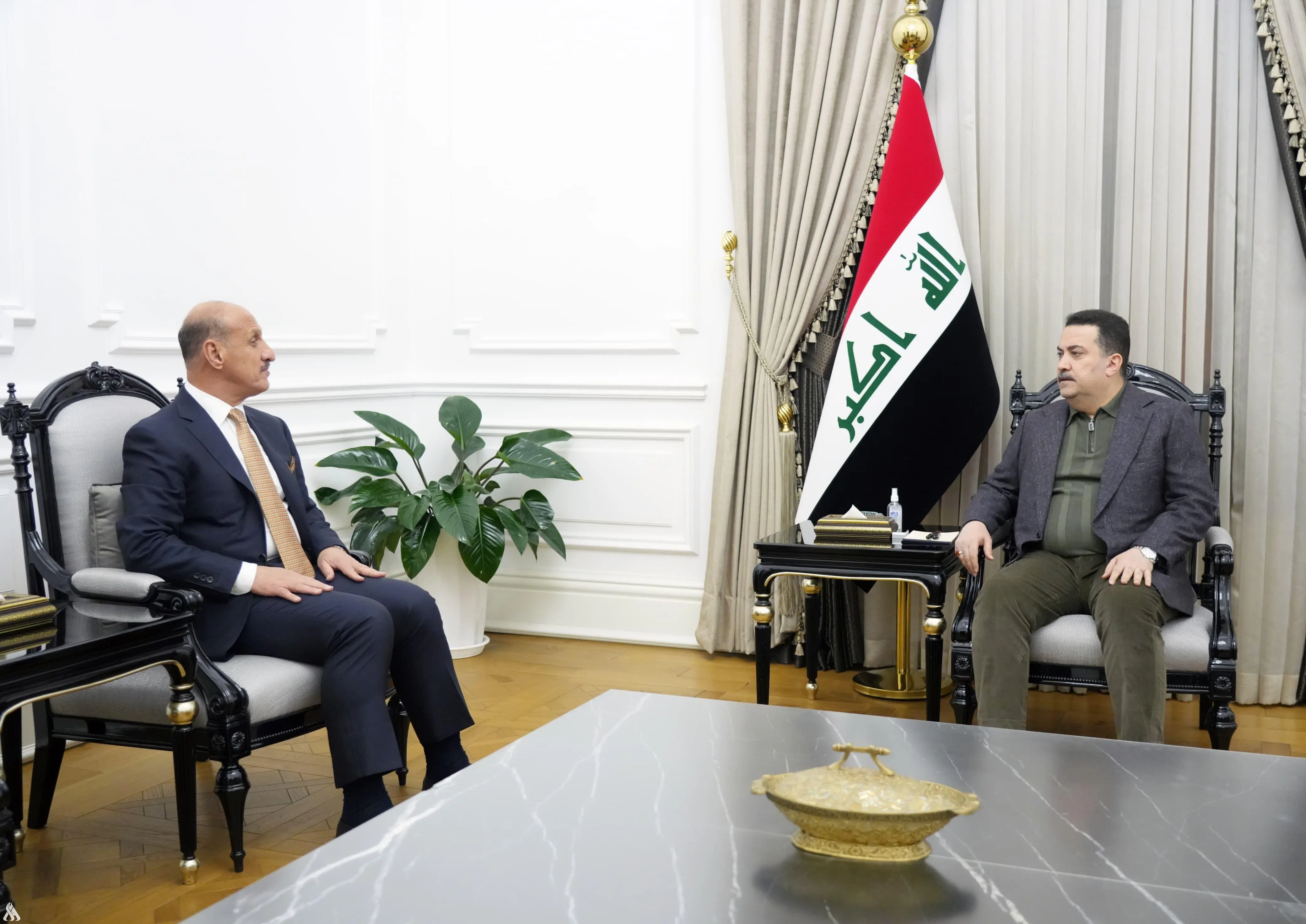 رئيس الوزراء يناقش استعدادات المنتخب الوطني مع رئيس اتحاد الكرة