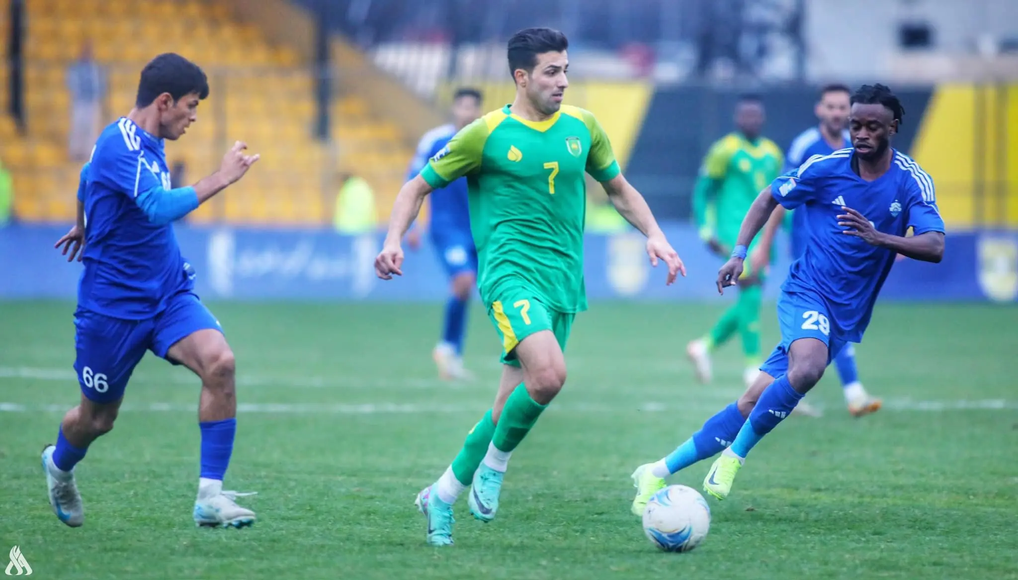 النفط يتفوق على الميناء والحكم يوقف مباراة كربلاء بسبب اعتداء جماهيري