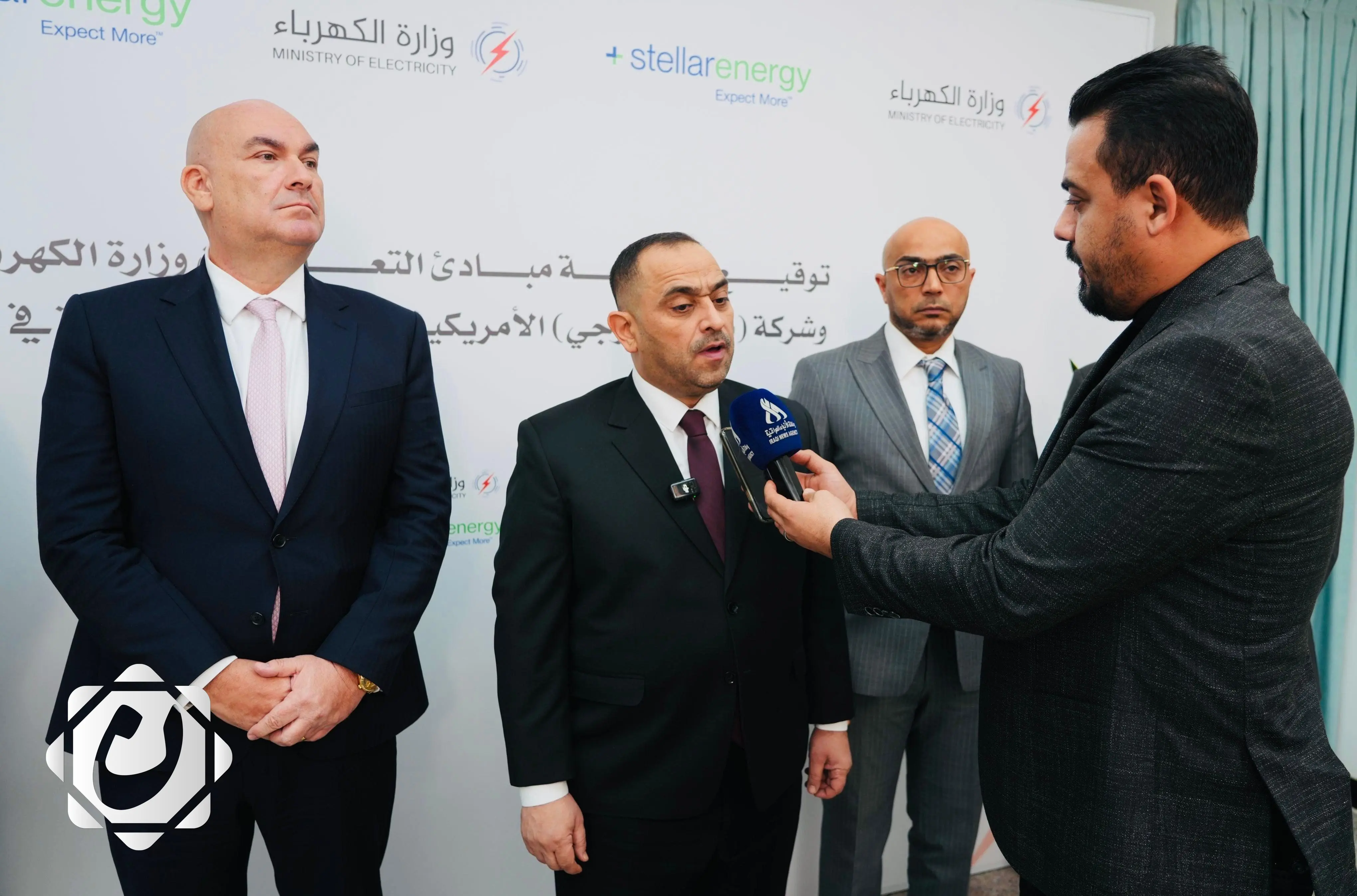 وزير الكهرباء يكشف عن اتفاقية لتطوير الطاقة تشمل إنشاء 100 محطة