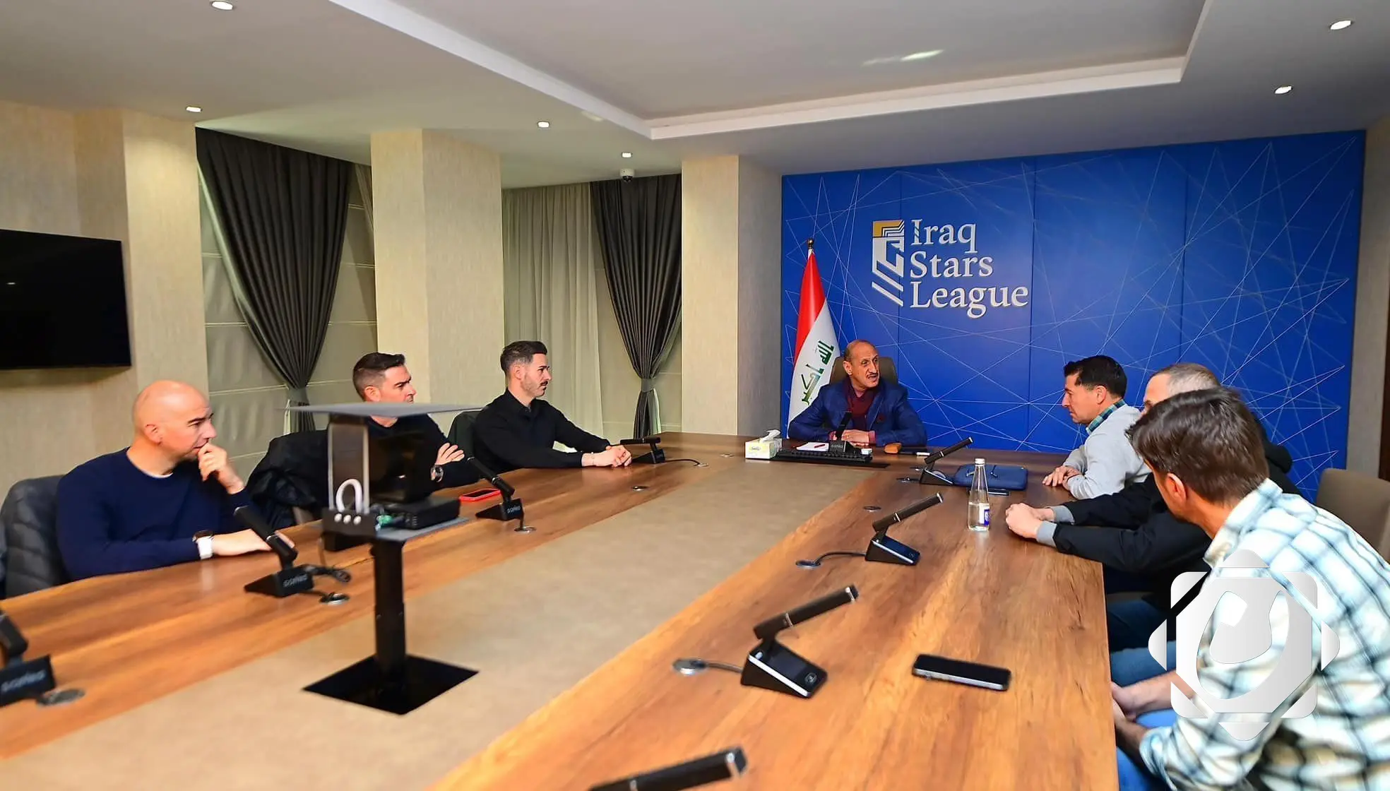 درجال وكاساس يتباحثان حول استعدادات المنتخب الوطني لتصفيات كأس العالم 2026