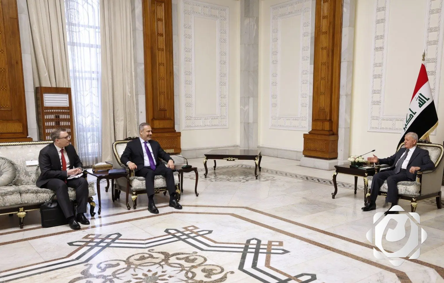 رئيس الجمهورية: العراق يرفض أي تدخلات تهدد سيادته