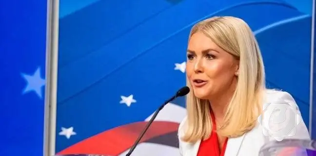 كولومبيا تستقبل المهاجرين المرحلين من أمريكا بعد ضغوط من البيت الأبيض