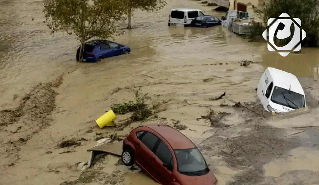 25 ألف متظاهر في فالنسيا يطالبون بمحاسبة السلطات على إدارة أزمة الفيضانات