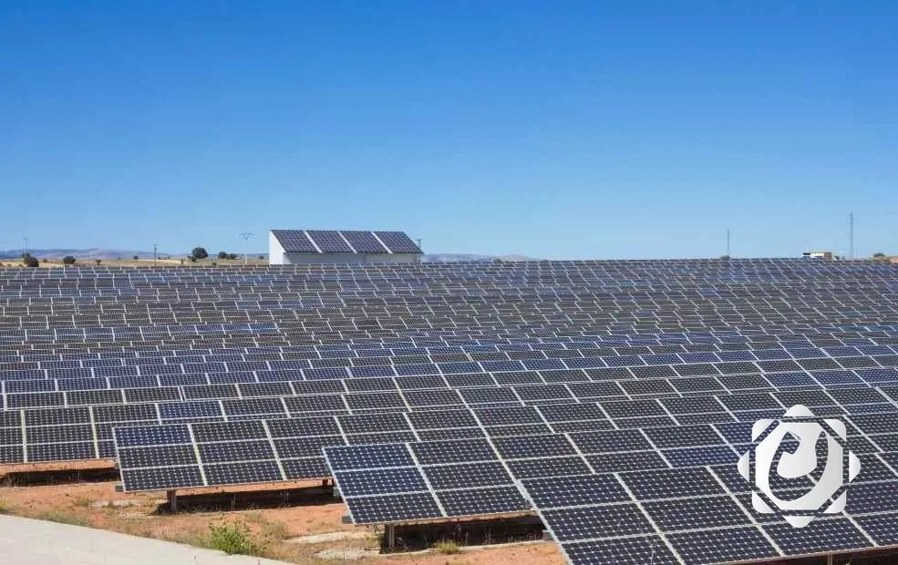 البصرة توقع اتفاقية مع توتال لإنشاء محطة طاقة شمسية بقدرة 1000 ميغاواط