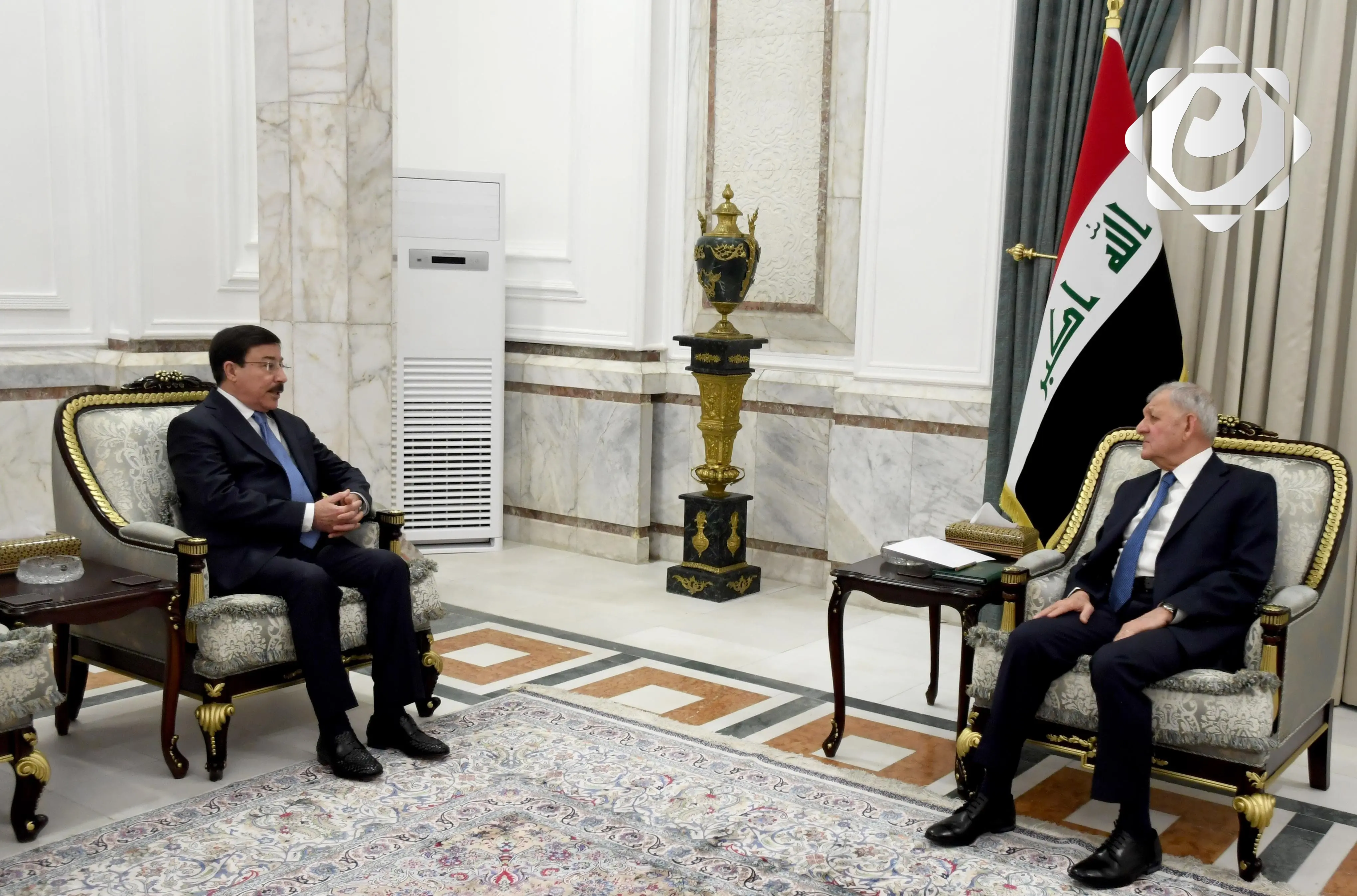 رئيس الجمهورية يؤكد على أهمية تحسين الخدمات المالية للمواطنين