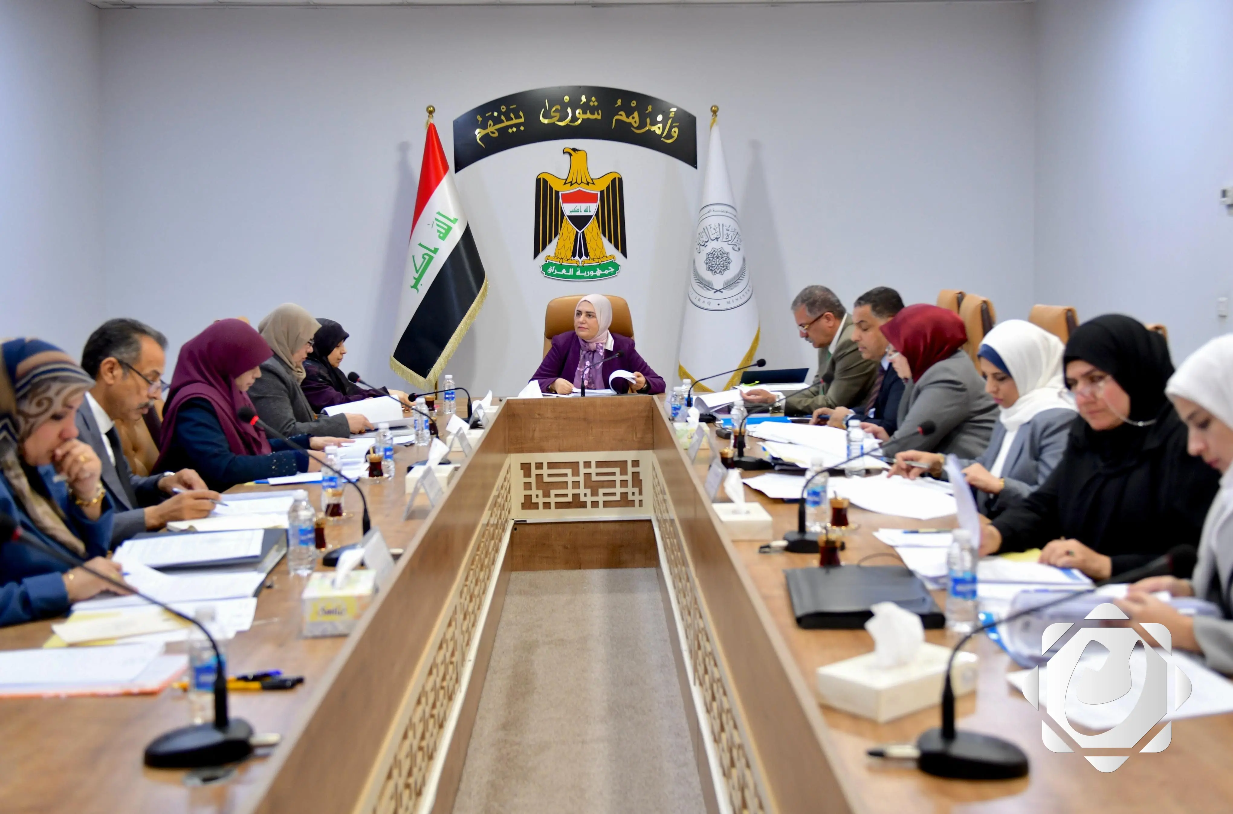 وزيرة المالية تعلن عن خطوات لدعم مصرف الرشيد وتعزيز أدائه الرقابي