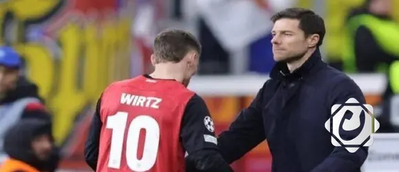 باير ليفركوزن يؤكد استمرار تشابي ألونسو وفيرتز وسط شائعات الأندية الكبرى