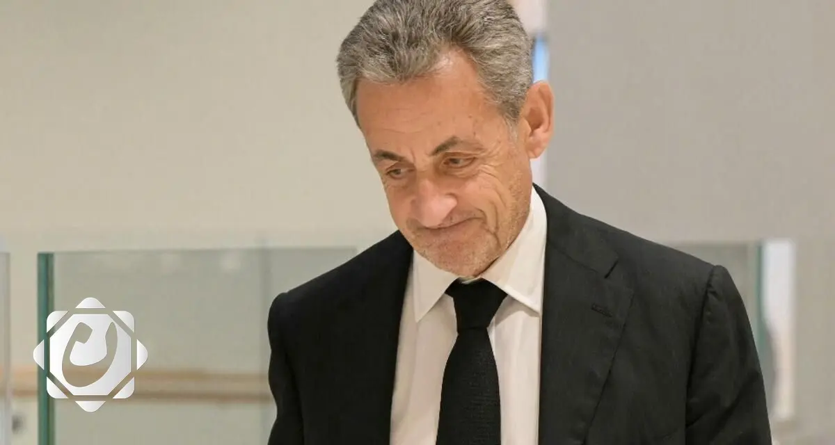 ساركوزي أول رئيس فرنسي سابق يخضع لوضع سوار إلكتروني بعد إدانته بالفساد