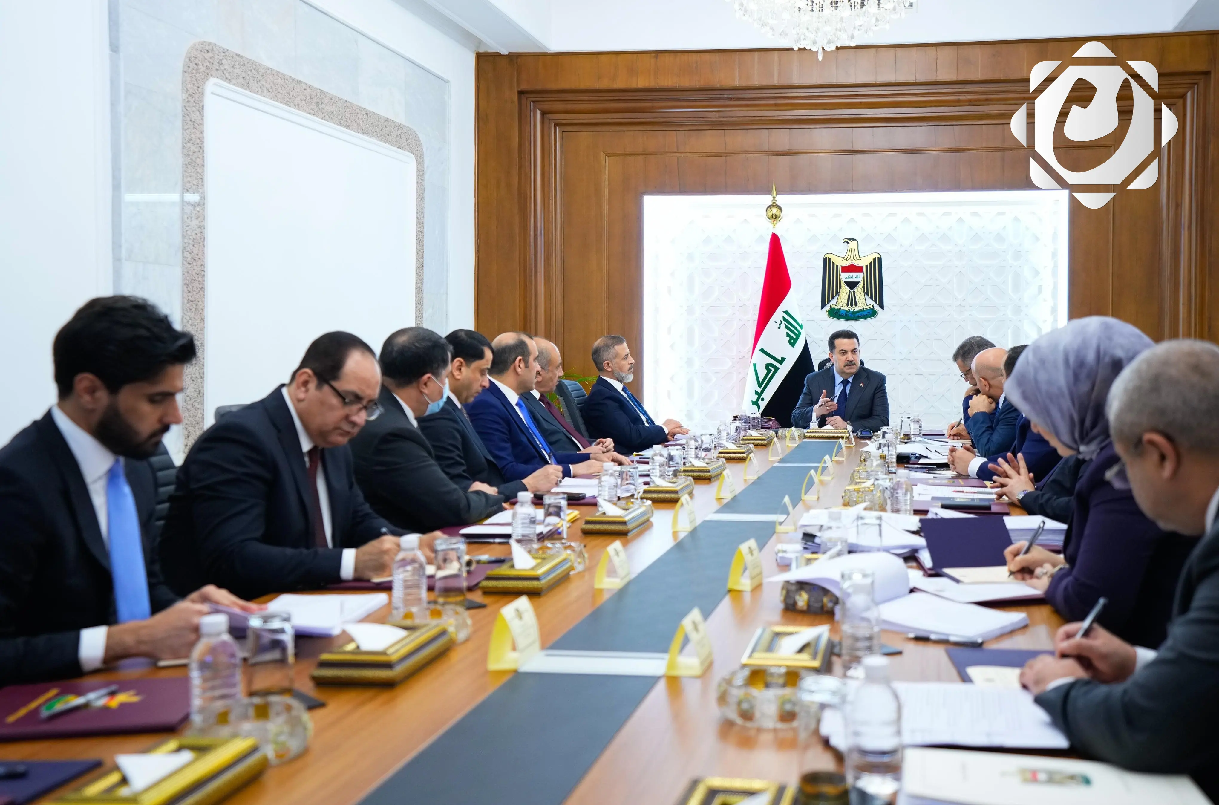 اجتماع اللجنة العليا للإعمار والاستثمار برئاسة السوداني