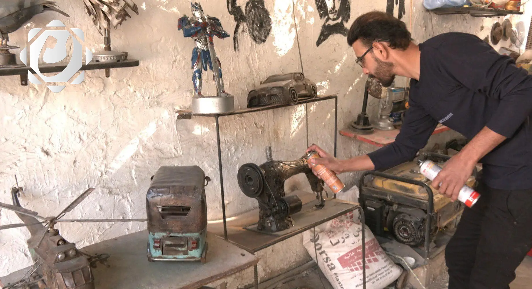 إبداعات فنية من الخردة: حسين داود يضيء النجف بمسامات حديدية