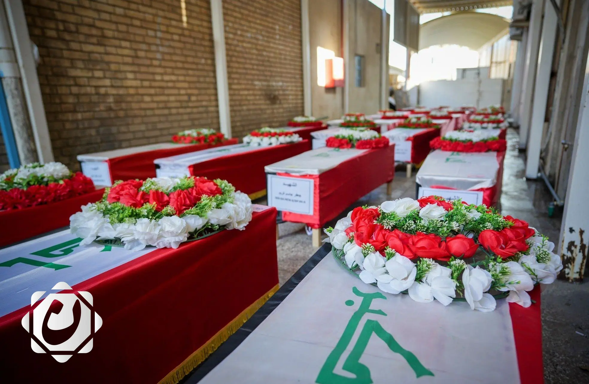 تسليم رفات 28 شهيدًا من ضحايا مجزرة سجن بادوش إلى ذويهم