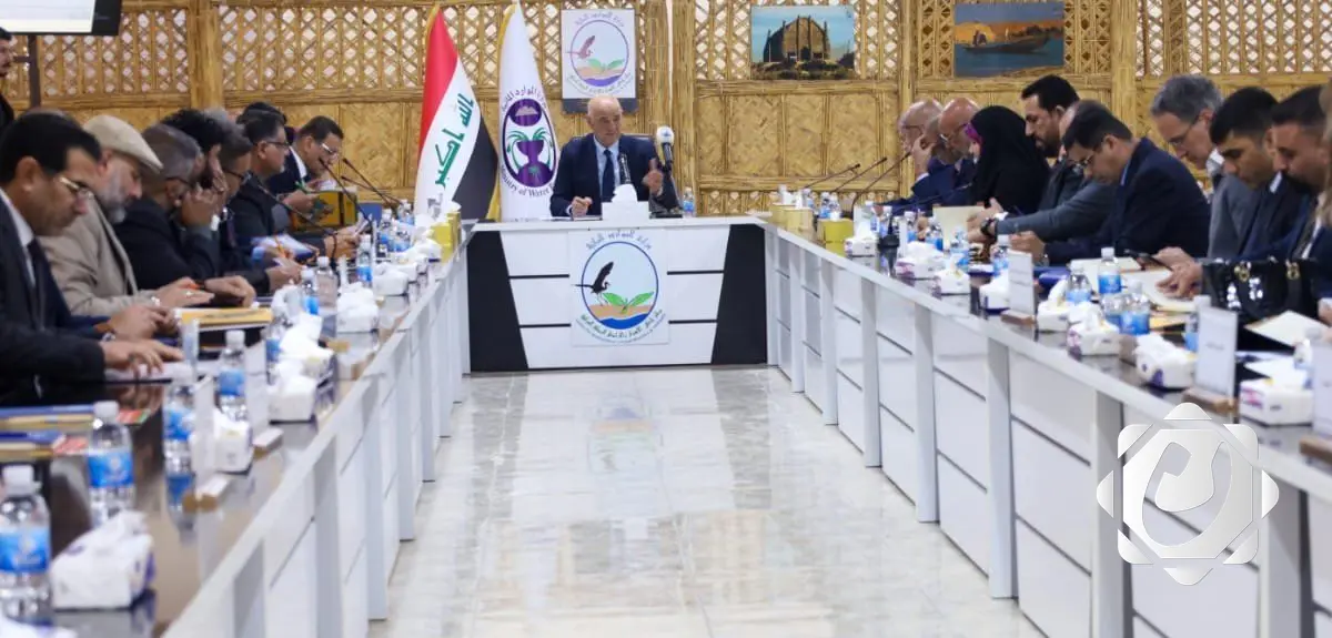 وزير الموارد المائية يؤكد ضرورة مكافحة الصيد الجائر في أهوار العراق