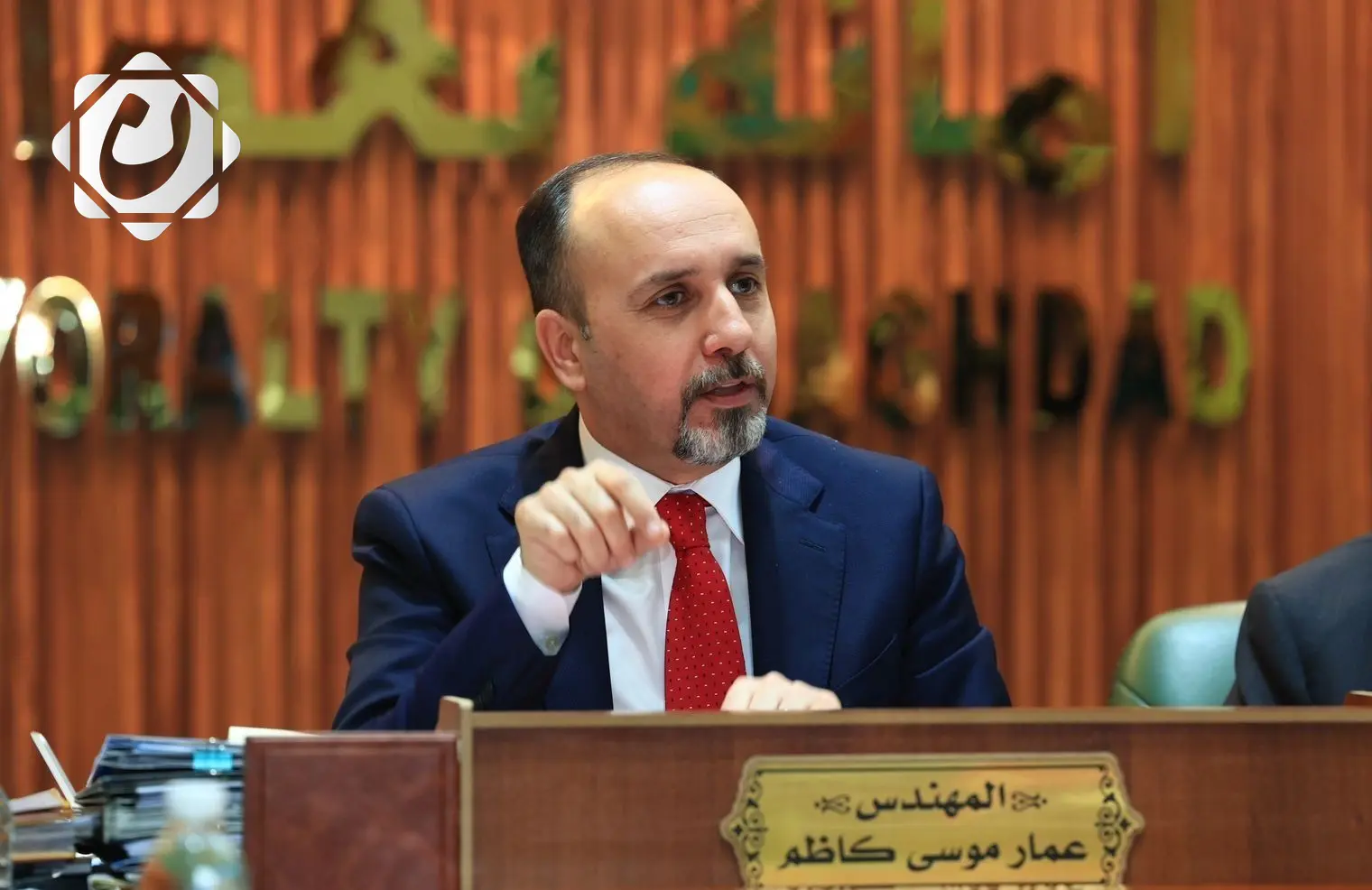 أمين بغداد يلبي نداء طفل في حاجة للمساعدة