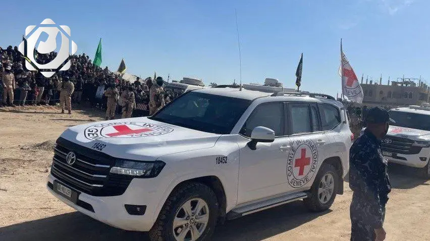 حماس تبدأ تسليم ثلاثة أسرى إسرائيليين للصليب الأحمر في غزة