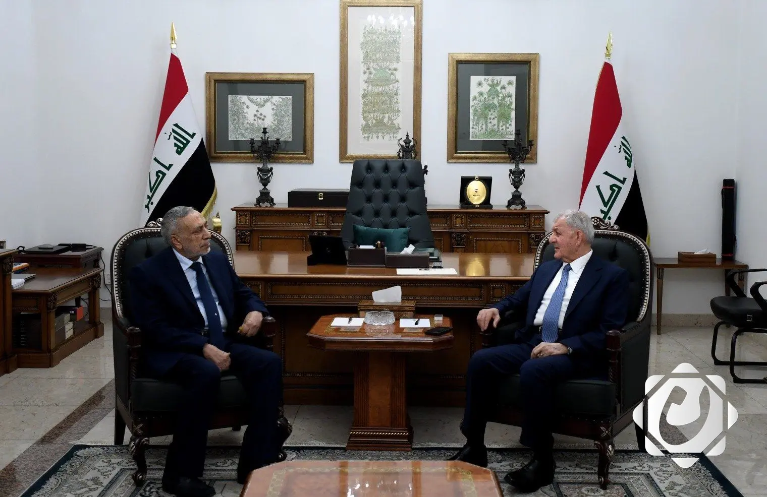 رئيس الجمهورية ورئيس البرلمان يناقشان الأوضاع العامة والتطورات الإقليمية والدولية