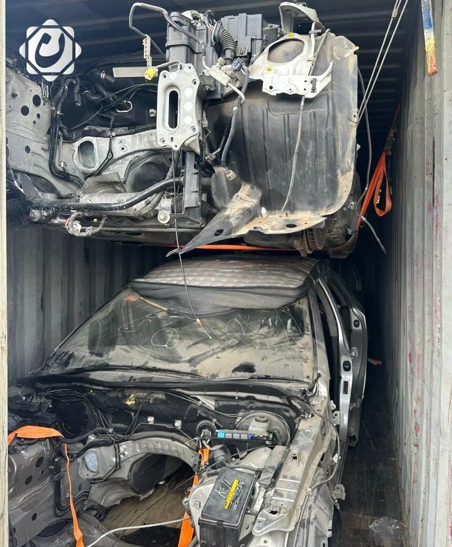 ضبط 25 سيارة مفككة الأجزاء في ميناء أم قصر الأوسط