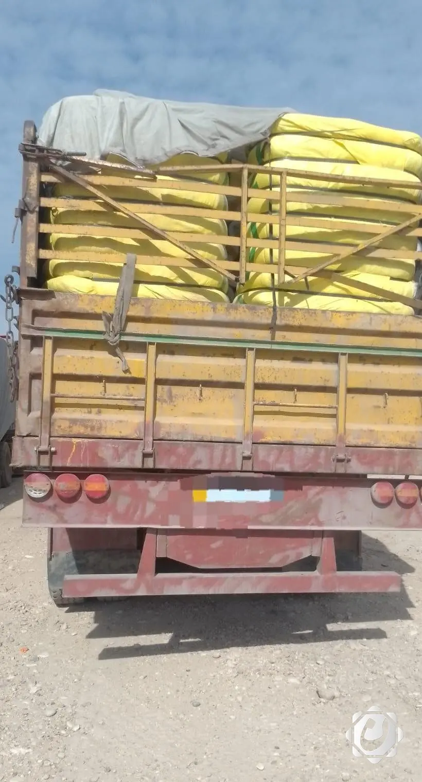 ضبط شاحنتين محملتين بمواد مهربة في منفذ مندلي