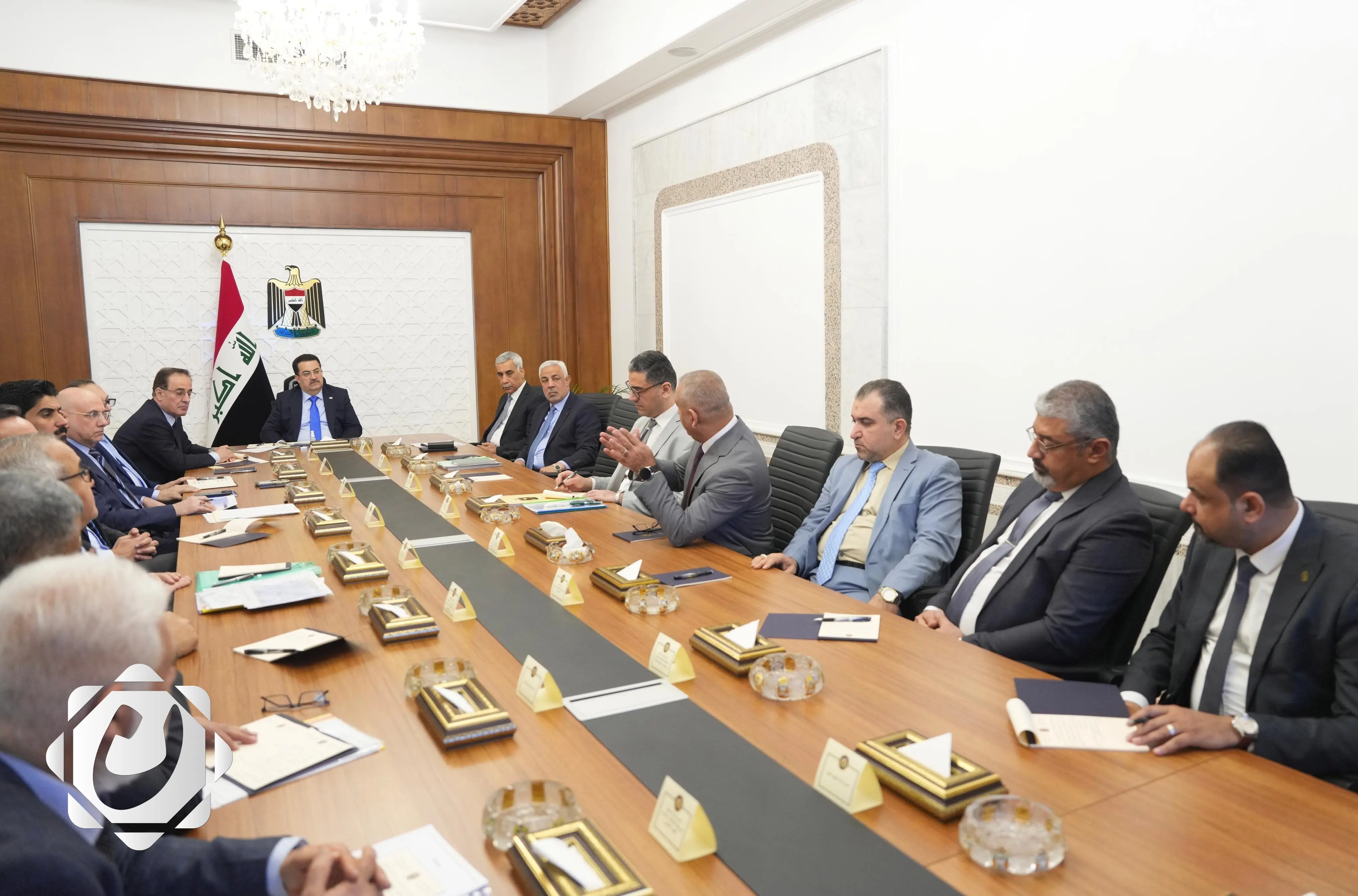 السوداني يؤكد على أهمية الطاقة المتجددة ويباشر مشاريع الطاقة الشمسية