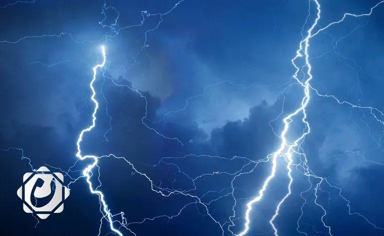 صاعقة برق تودي بحياة سيدة في مصر وتسبب إصابة أخرى