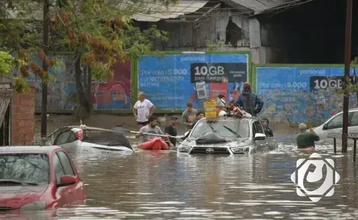 فيضانات مدمرة في الأرجنتين: 16 قتيلاً وإجلاء الآلاف