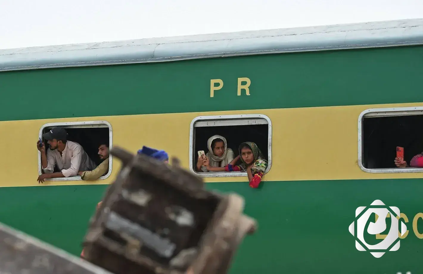 مسلحون يختطفون 450 شخصًا من قطار في باكستان