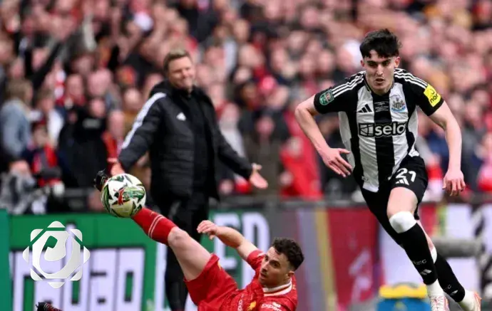 نيوكاسل يحقق إنجازًا تاريخيًا بلقب كأس الرابطة الإنجليزية على حساب ليفربول