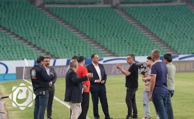 تفقد وفد وزارة الشباب ملعب البصرة قبل مباراة الكويت في تصفيات المونديال