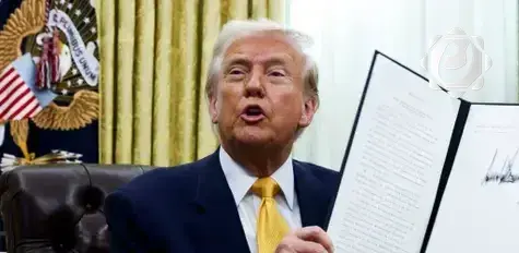 ترامب يسحب التصاريح الأمنية من خصومه الديمقراطيين