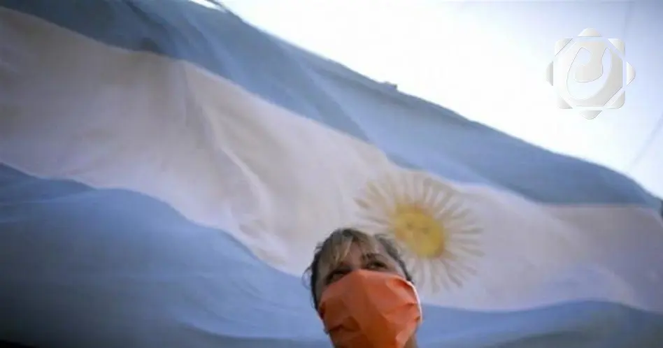 مستشار رئيس الأرجنتين يثير الجدل بتصريحات حول السكان