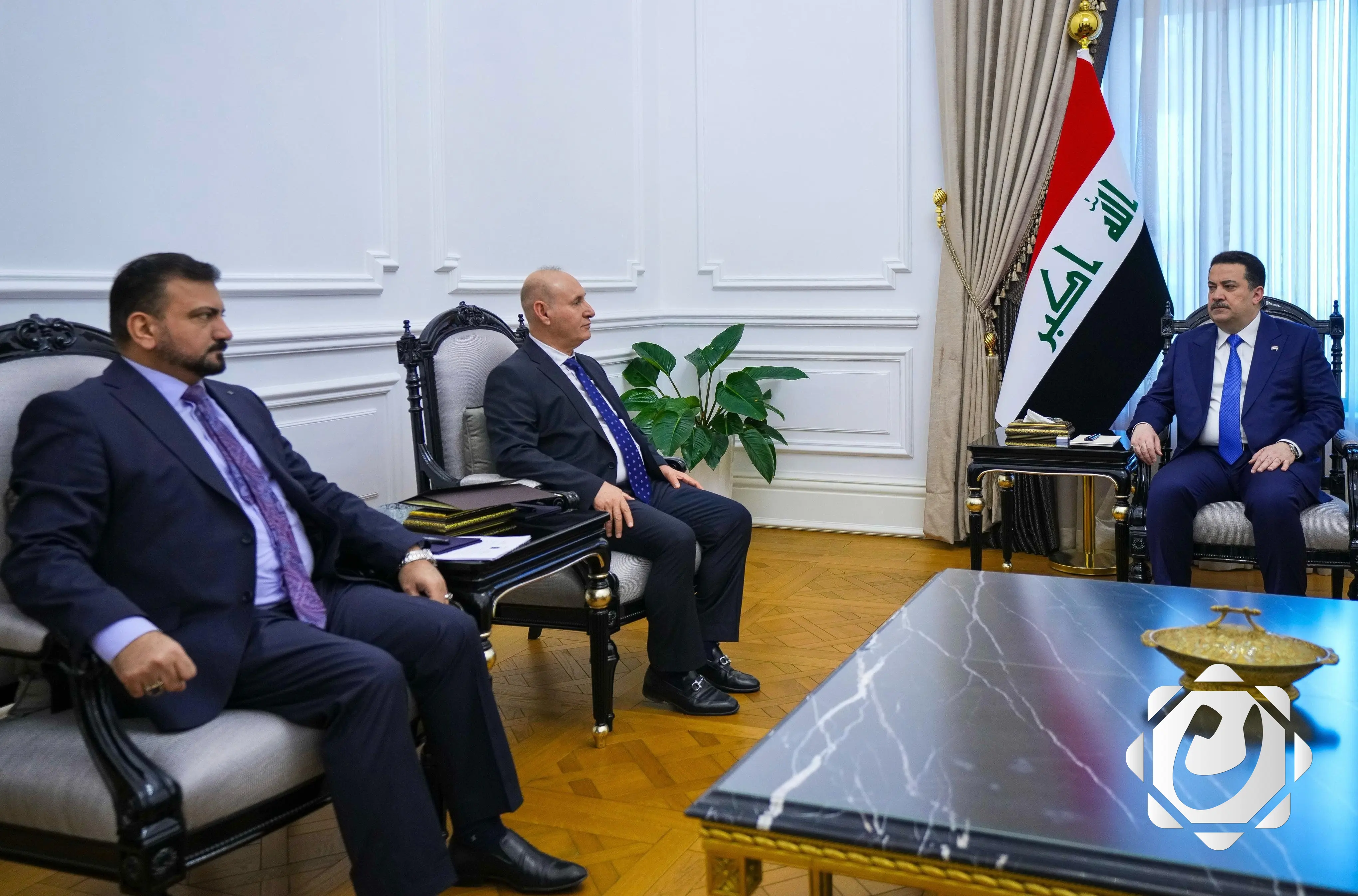 السوداني يناقش استعدادات الانتخابات العامة مع رئيس مجلس المفوضين