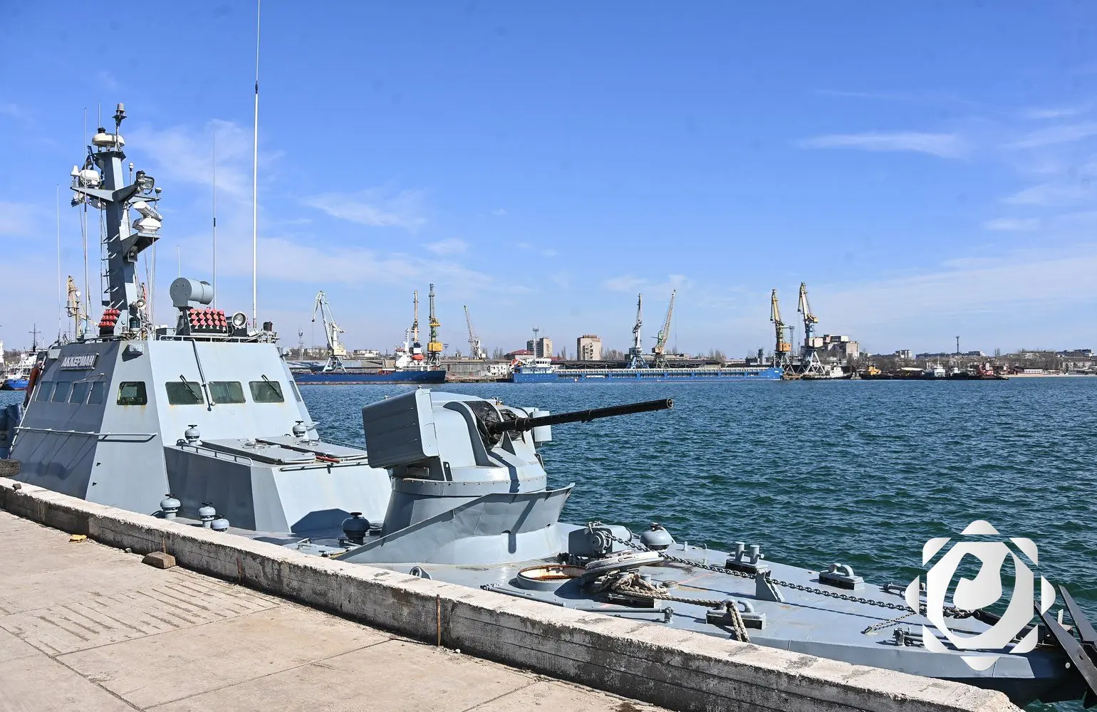 الجيش الروسي يفرض حصارًا على الموانئ التجارية في نيكولايف