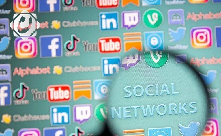 تأثير مواقع التواصل الاجتماعي على الصحة النفسية: بين الإيجابيات والسلبيات