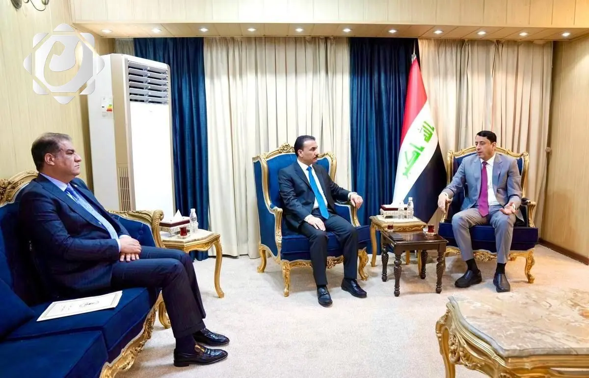 استضافة نقيب المعلمين في مجلس الوزراء لبحث مطالب الكوادر التعليمية