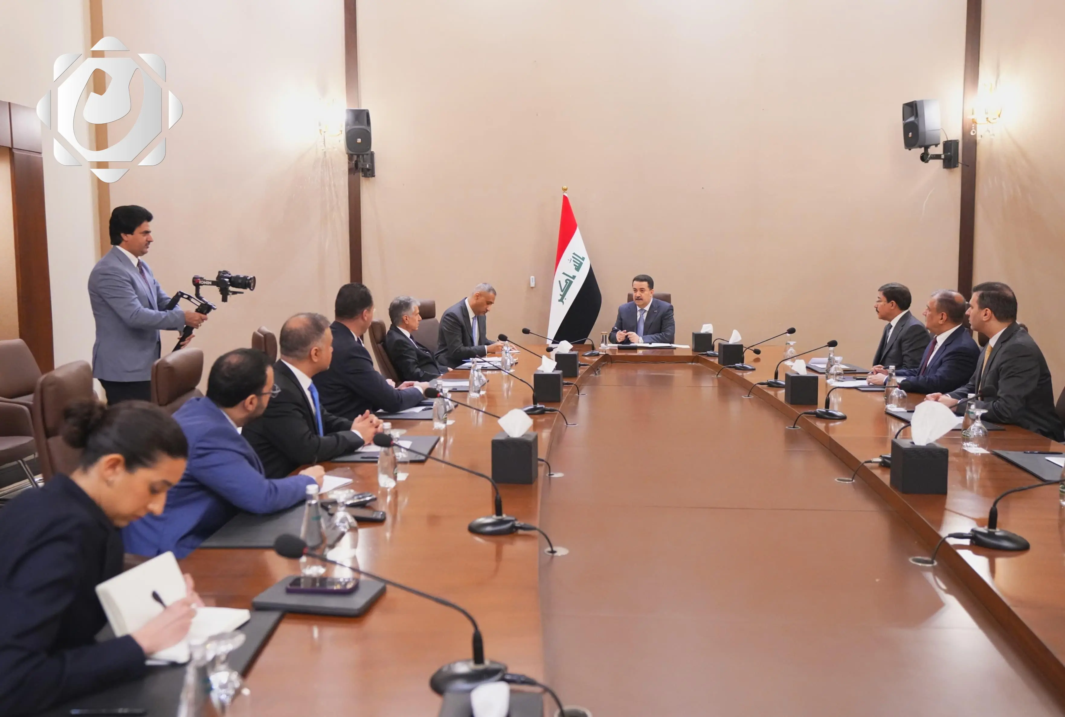 رئيس الوزراء يدعو لتعزيز الشراكة بين المصارف العراقية ومصرف جي بي مورغان