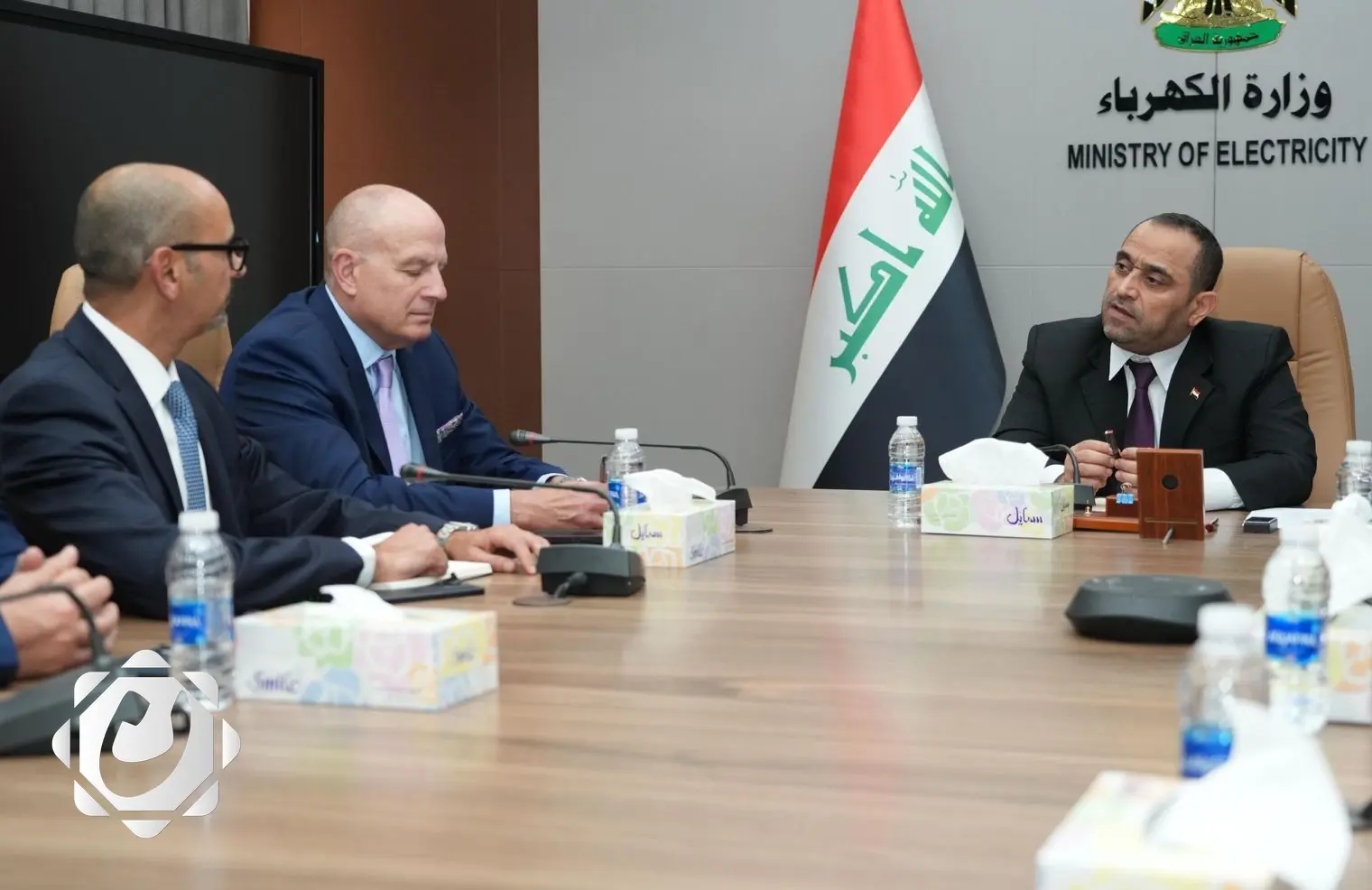 وزير الكهرباء: 8 آلاف ميغاواط من الطاقة الجديدة بلا وقود في العراق