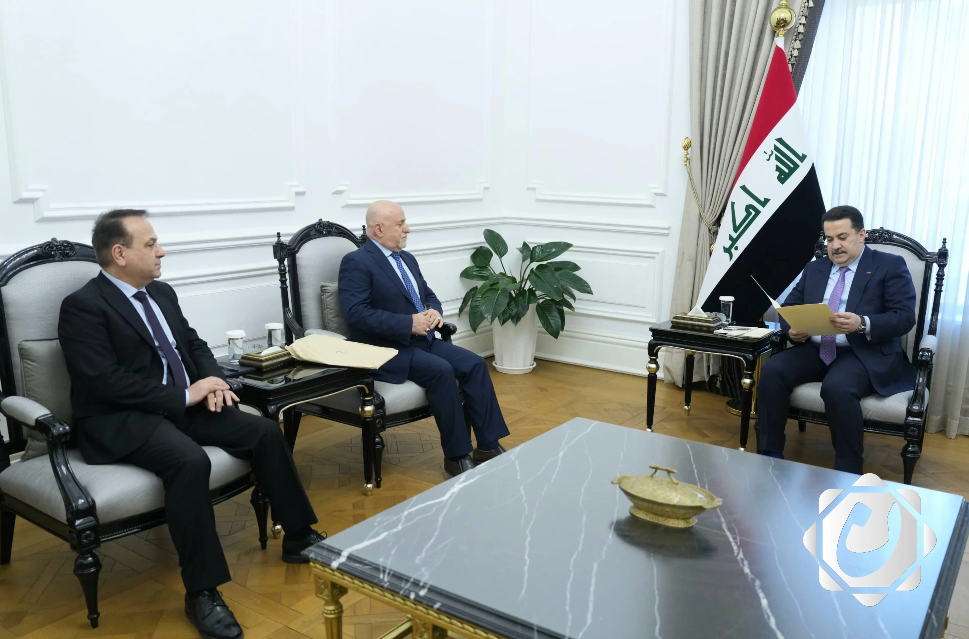 رئيس الوزراء يؤكد على دعم سيادة لبنان ووحدة أراضيه