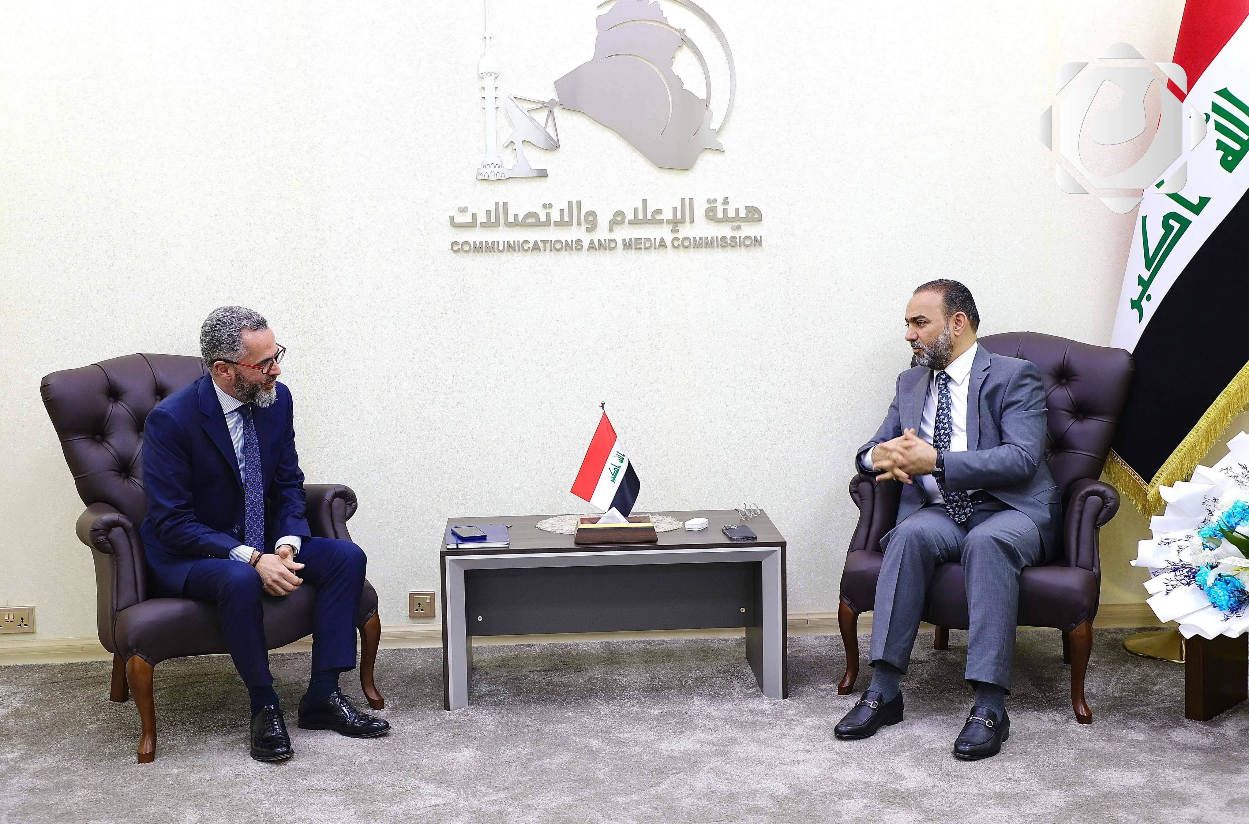 أبو رغيف يؤكد على أهمية تعزيز خدمات الاتصالات والإنترنت في العراق