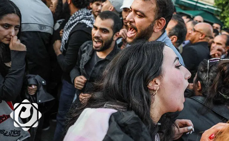 تظاهرات حاشدة في تونس احتجاجًا على إيقاف محامي المعارضة