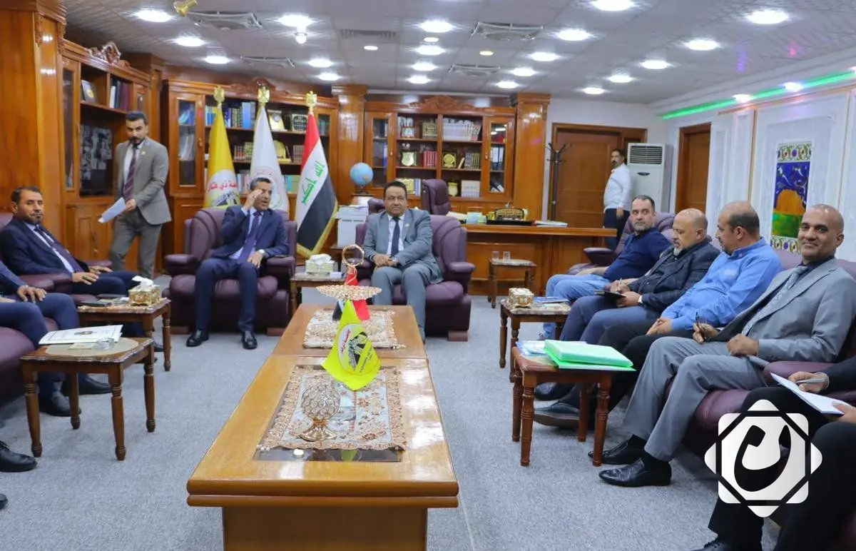 تشكيل لجنة لتحسين الأراضي المحيطة بجامعة ذي قار لدعم التعليم العالي