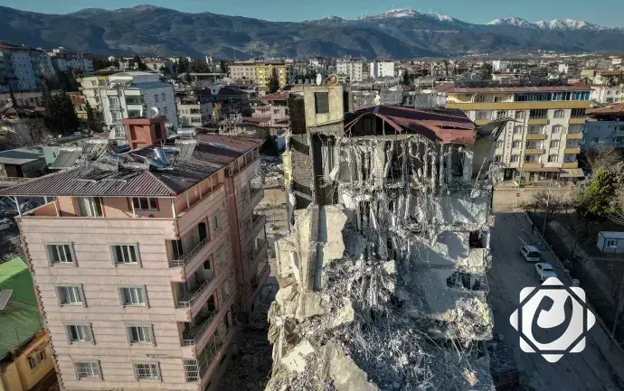 زلزال إسطنبول: إصابة 151 شخصاً في حادثة قفز من مرتفعات