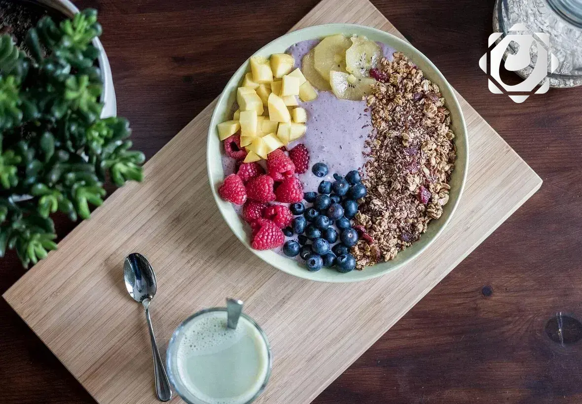 8 أطعمة تساهم في تحسين حركة الأمعاء والتخلص من الإمساك