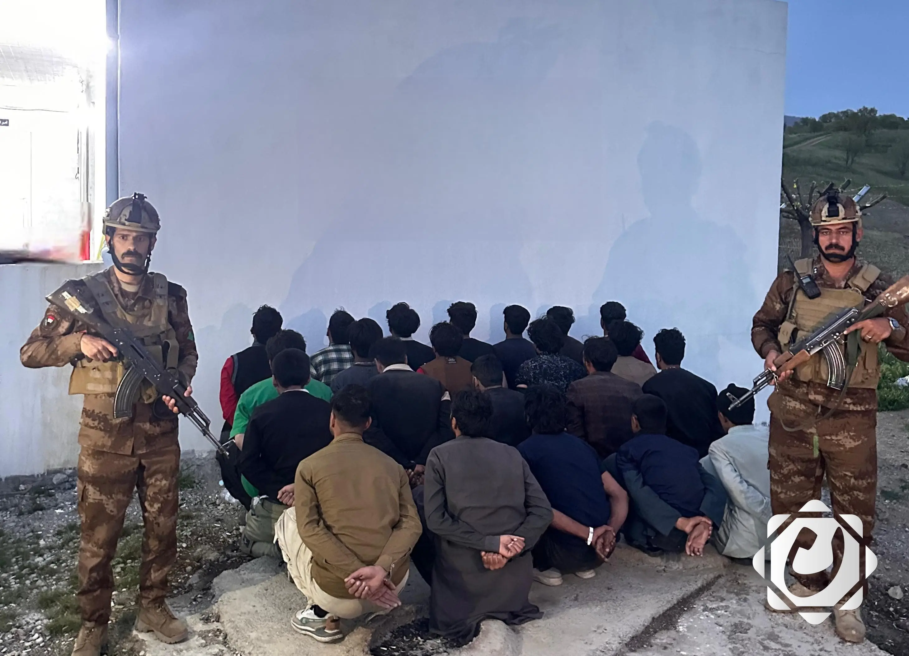 نجاح جديد لقوات الحدود: القبض على 22 متسللاً آسيوياً في السليمانية