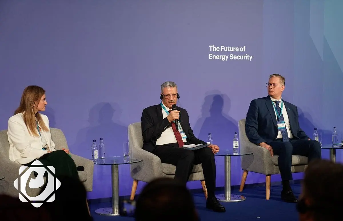 وزير النفط: مشاريع الطاقة النظيفة تهدف لإنتاج 12 ألف ميغاواط في العراق