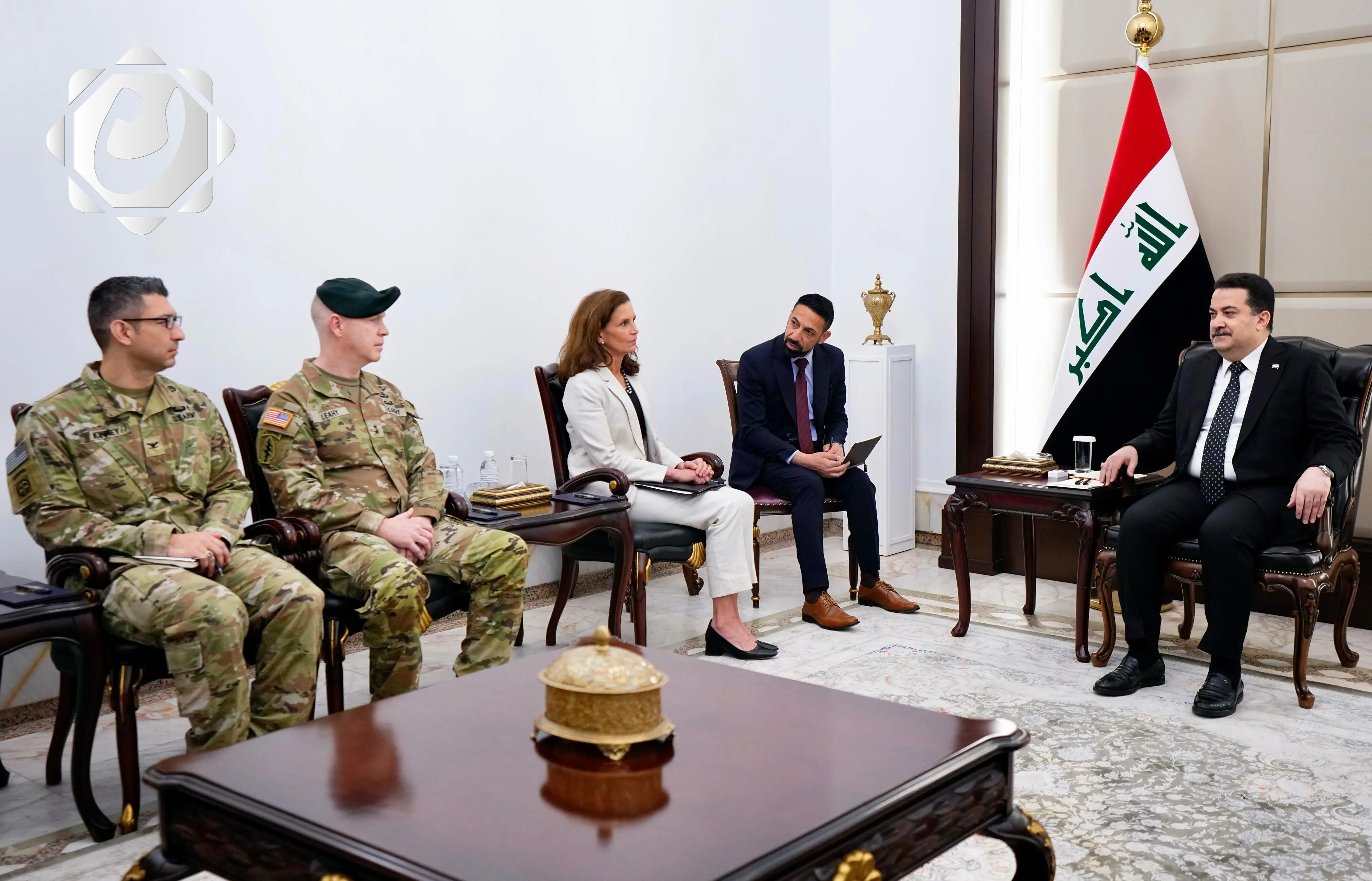 تعزيز العلاقات الاستراتيجية بين العراق والولايات المتحدة: لقاء رئيس الوزراء مع قائد التحالف الدولي