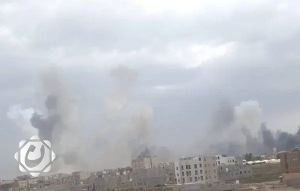 غارات جوية تستهدف مطار صنعاء الدولي ومنشآت حيوية في اليمن