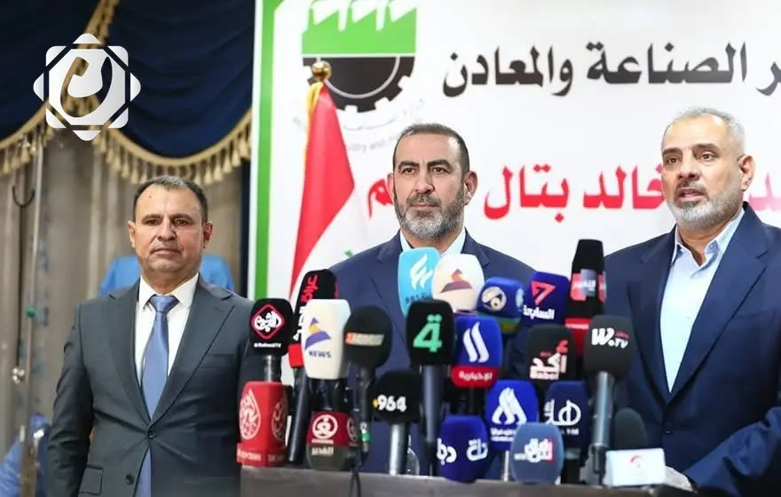 وزير الصناعة يتعهد بدعم مشاريع السيارات ويعلن عن خط إنتاج جديد للمحاليل الوريدية