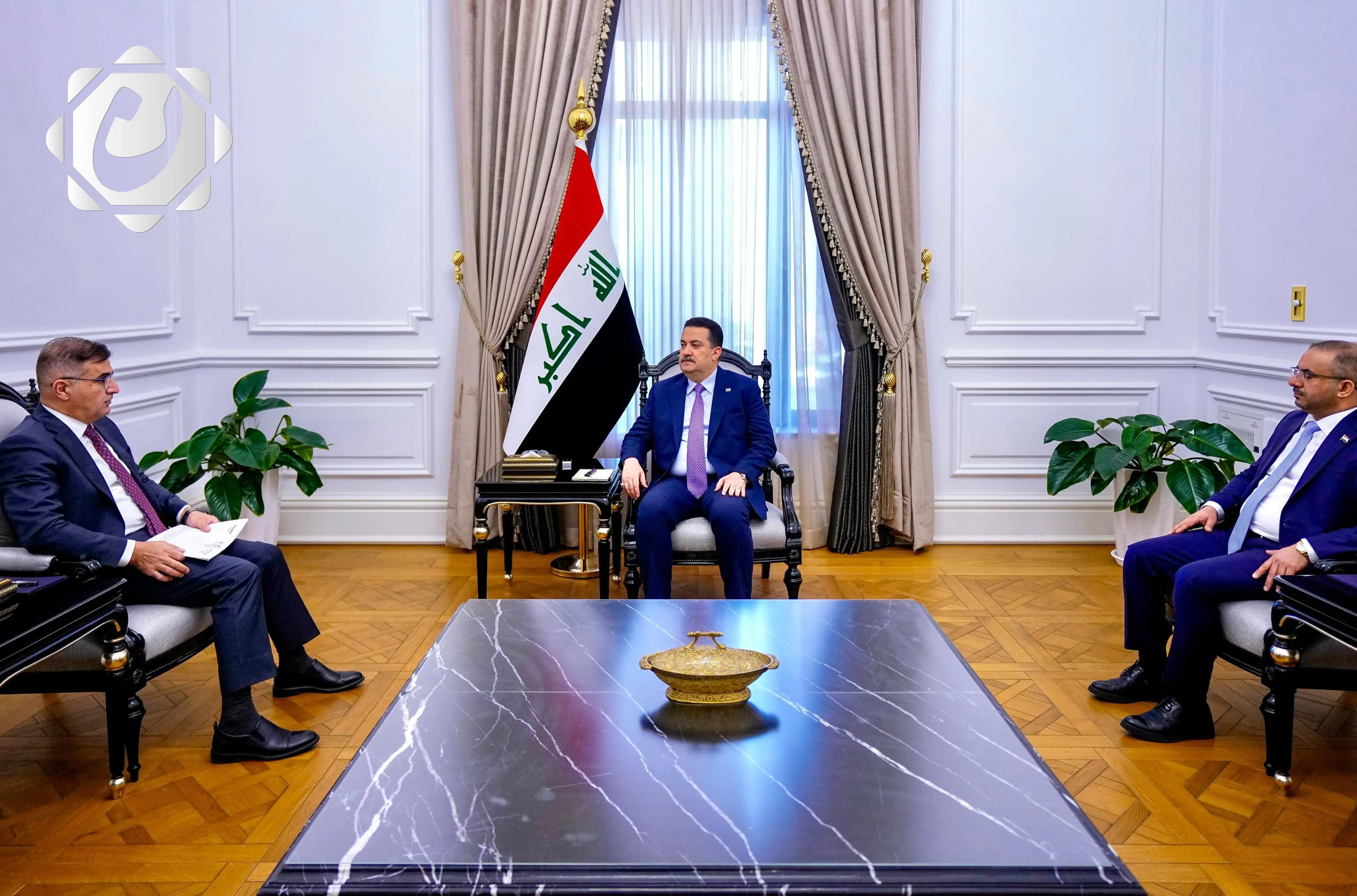 رئيس الوزراء يؤكد أهمية دعم الأطباء في العراق