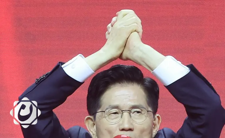 هان دوك سو يعبر عن قبوله لقرار حزبه بعدم ترشيحه للرئاسة في كوريا الجنوبية