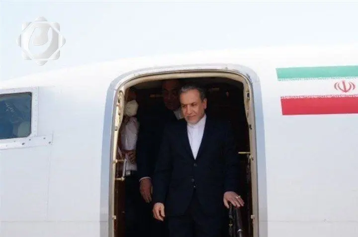 الوفد الإيراني يصل مسقط لاستئناف المفاوضات مع أمريكا